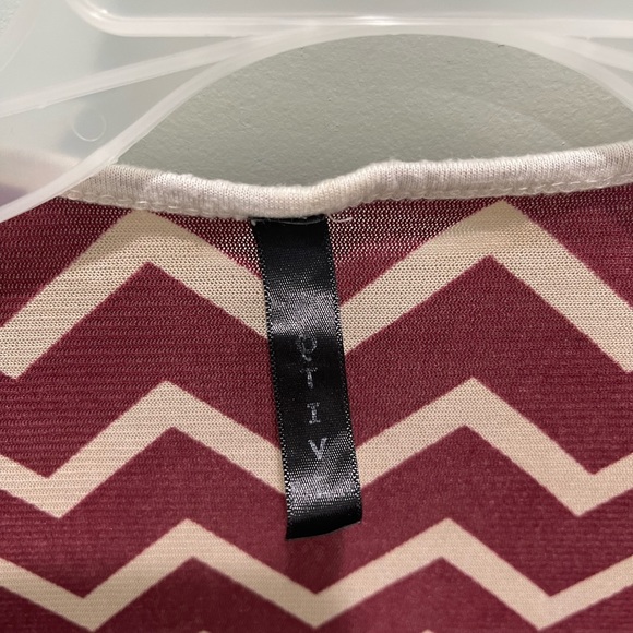 womens shirt - Picture 4 of 9